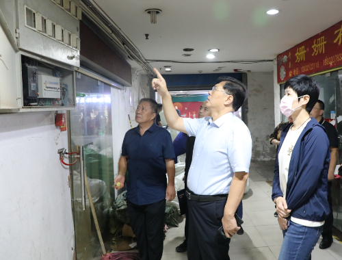 常山集團(tuán)中秋、國(guó)慶“雙節(jié)”不停產(chǎn) 主要領(lǐng)導(dǎo)帶隊(duì)開(kāi)展調(diào)研